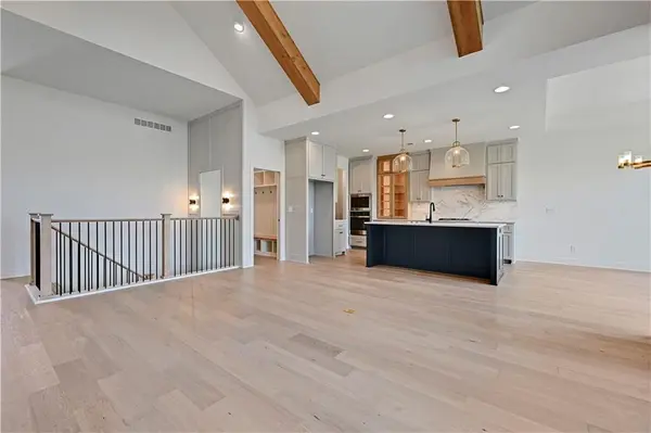 22141 W 94th TER, Lenexa, KS 66220