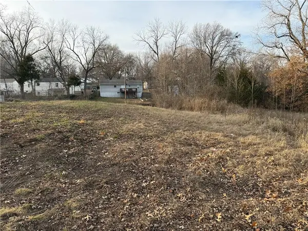 4918 N Wallace AVE, Kansas City, MO 64119