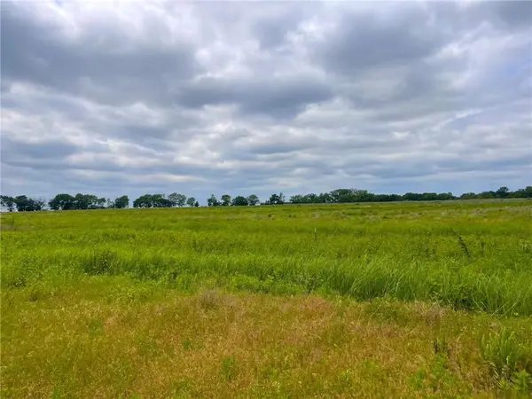 2530 SE 77th ST, Berryton, KS 66409