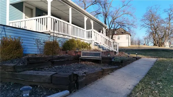 36 Logan ST, Leavenworth, KS 66048