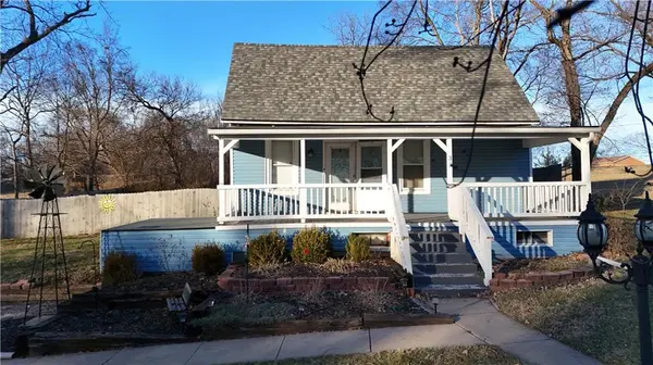 36 Logan ST, Leavenworth, KS 66048