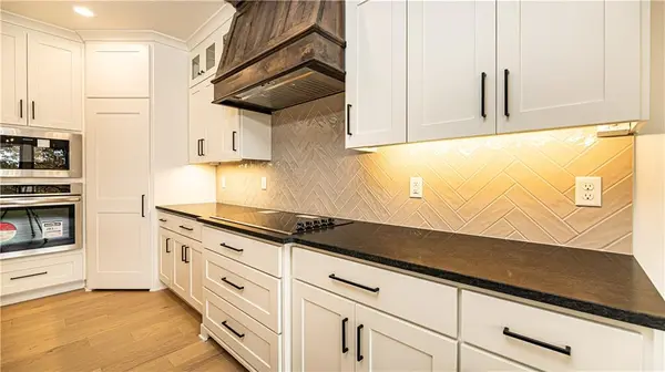 119 Teton RDG, Lake Winnebago, MO 64034
