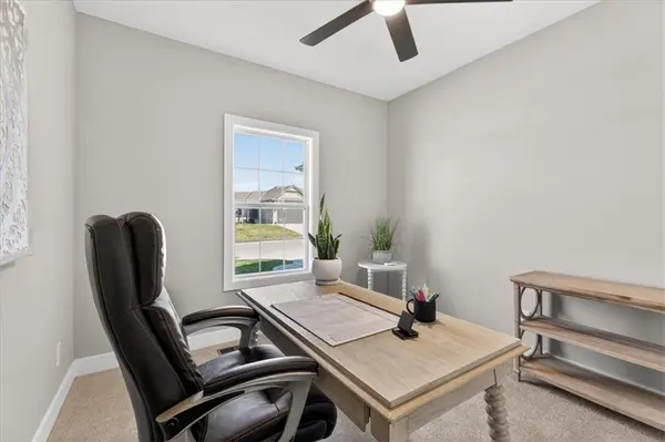 24985 W 94th PL, Lenexa, KS 66227
