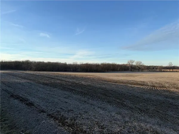 Nighthawk RD, Hiawatha, KS 66434