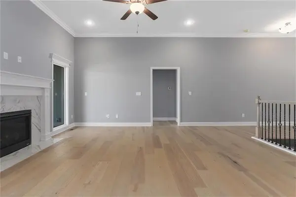 11464 N Auburndale CIR, Kansas City, MO 64157
