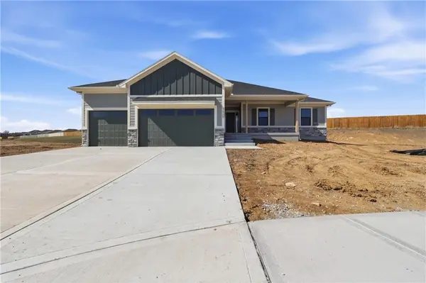 7905 Hoot Owl ST, Blue Springs, MO 64014