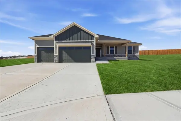 7905 Hoot Owl ST, Blue Springs, MO 64014