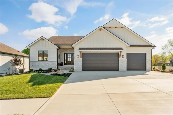 1512 NE Park Springs TER, Lee's Summit, MO 64064