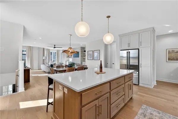 2106 W 86th WAY, Leawood, KS 66206