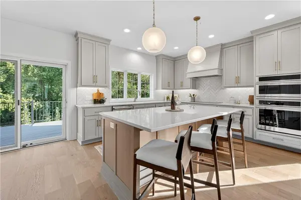 2106 W 86th WAY, Leawood, KS 66206