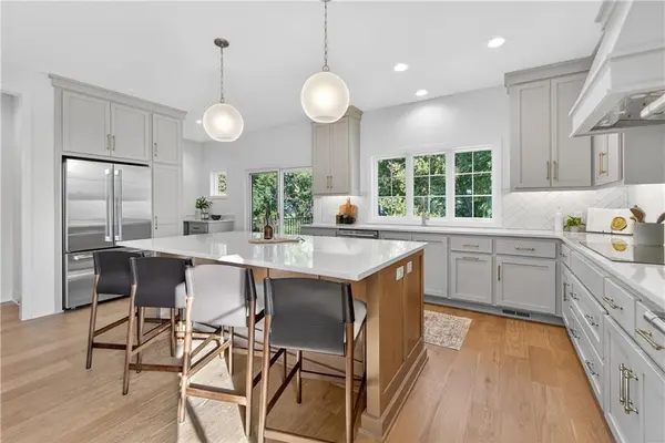 2106 W 86th WAY, Leawood, KS 66206