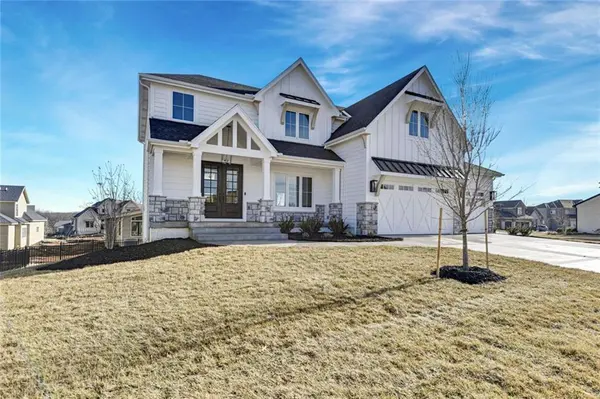 17704 Carter ST, Overland Park, KS 66221