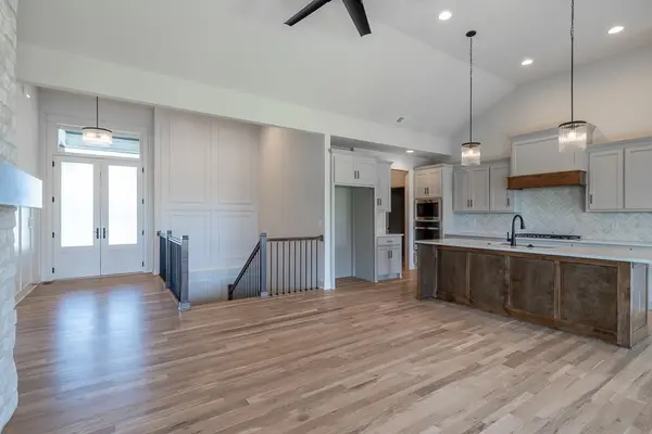 24915 W 112th ST, Olathe, KS 66061
