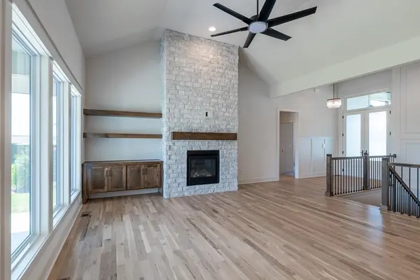 24915 W 112th ST, Olathe, KS 66061