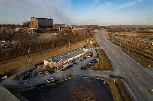 Amour RD, North Kansas City, MO 64116