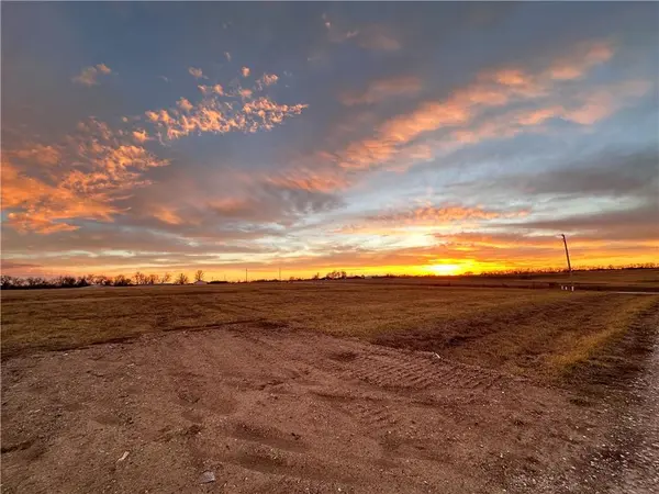 1002 SE 750th RD, Windsor, MO 65360