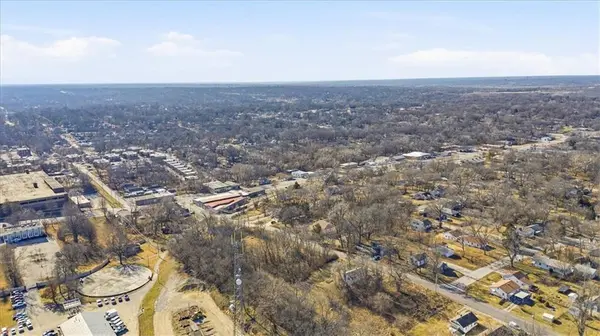 1015 S Scott AVE, Independence, MO 64054