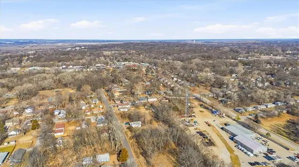 1015 S Scott AVE, Independence, MO 64054