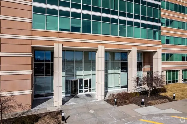 12200 N Ambassador DR, Kansas City, MO 64163