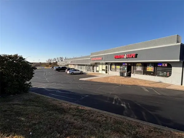 18675 E 39th ST, Independence, MO 64057