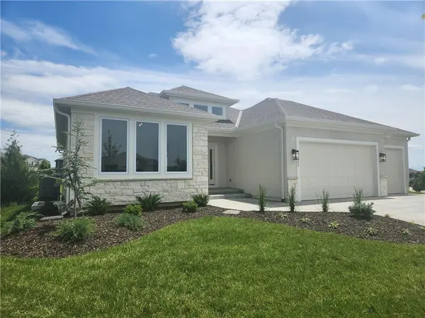 11295 S Red Bird ST, Olathe, KS 66061