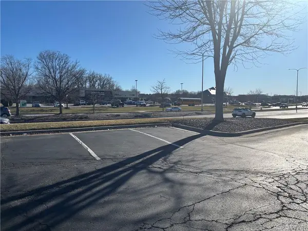 18900 A E Valley View Pkwy, Independence, MO 64055