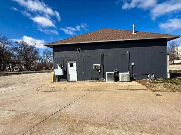 622 6th ST, Oswego, KS 67356