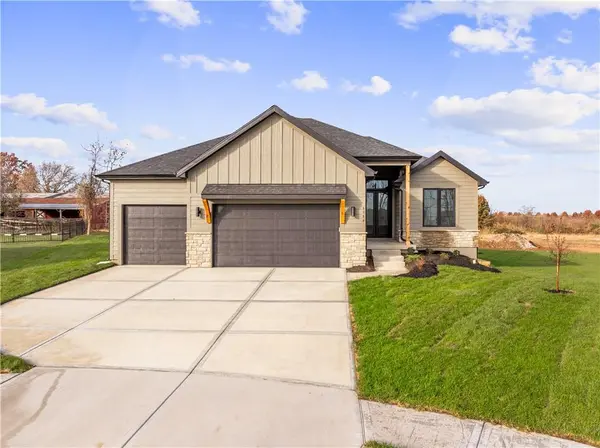 24819 W 112th ST, Olathe, KS 66061