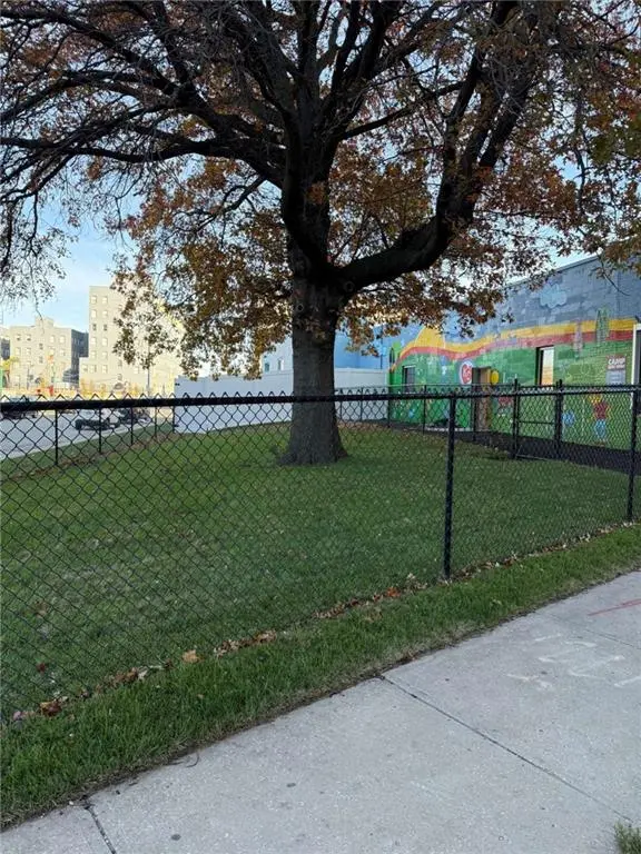 18-20 Westport RD, Kansas City, MO 64111