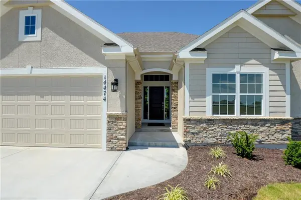 14609 Aspen CIR, Basehor, KS 66007