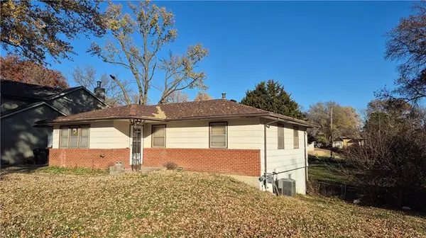 1905 S Broadway ST, Leavenworth, KS 66048