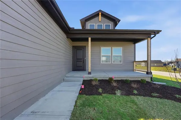 1501 SW 9th ST, Oak Grove, MO 64075