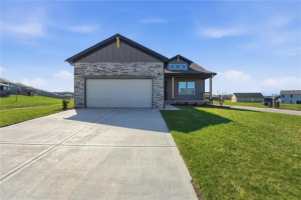 1501 SW 9th ST, Oak Grove, MO 64075