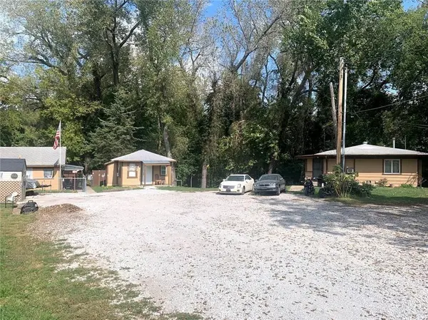10906 E Truman RD, Independence, MO 64052