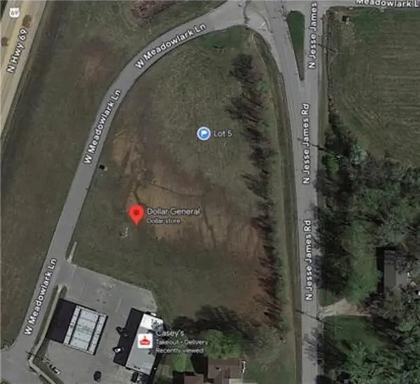 1655 Meadowlark LN, Excelsior Springs, MO 64024