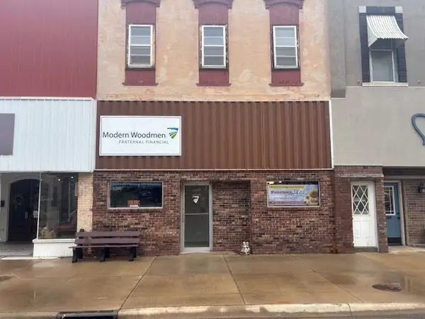 104 S Ozark ST, Girard, KS 66743