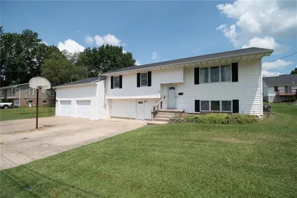 6 W 15th ST, Carrollton, MO 64633