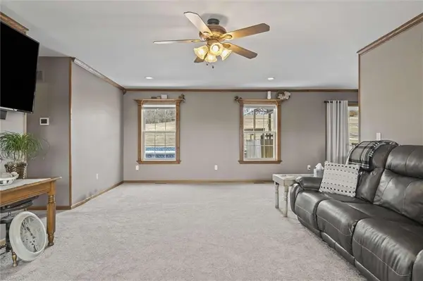 11302 E 343rd ST, Drexel, MO 64742