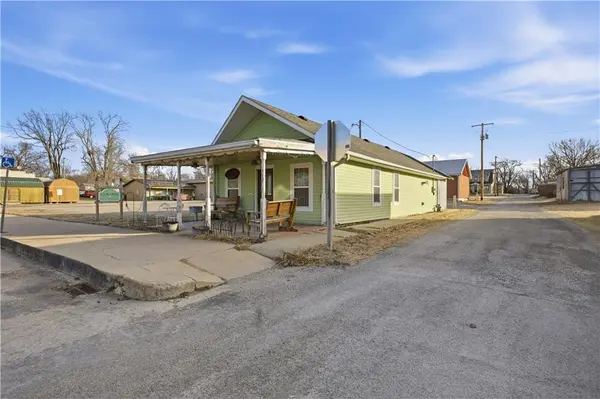 301 N Main ST, Stewartsville, MO 64429