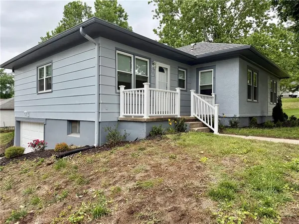 506 N 3rd ST, Wathena, KS 66090