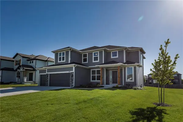 16949 S Brentwood ST, Olathe, KS 66062