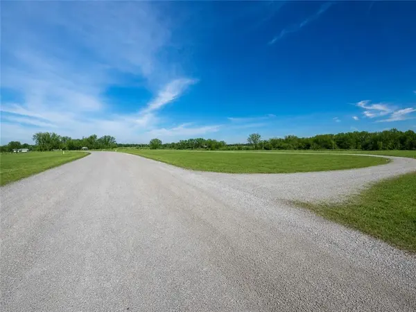 22805 S Bethel RD, Pleasant Hill, MO 64080