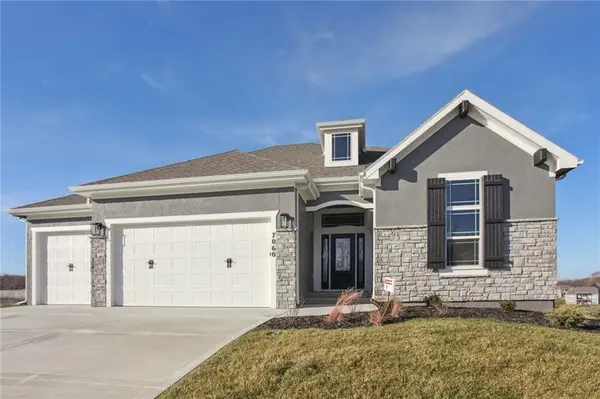 8162 Valley RD, Lenexa, KS 66220