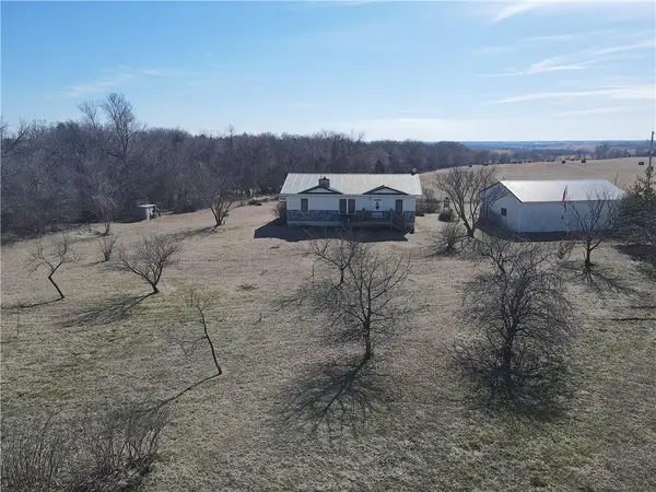 33670 SE 31 HWY, Kincaid, KS 66039