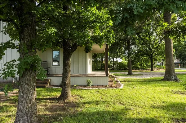 204 N 32nd ST, Parsons, KS 67357