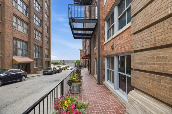 712 Broadway BLVD #503, Kansas City, MO 64105