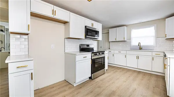 808 NE Russell RD, Kansas City, MO 64116