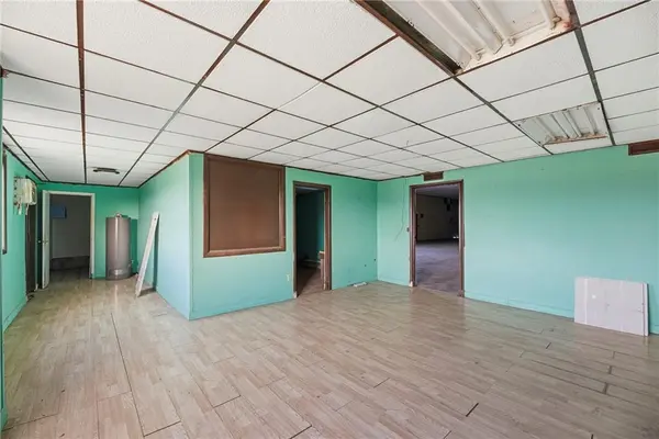1108 E 4th TER, Garnett, KS 66032