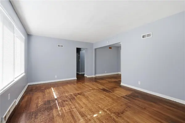 10600 Richmond AVE, Kansas City, MO 64134