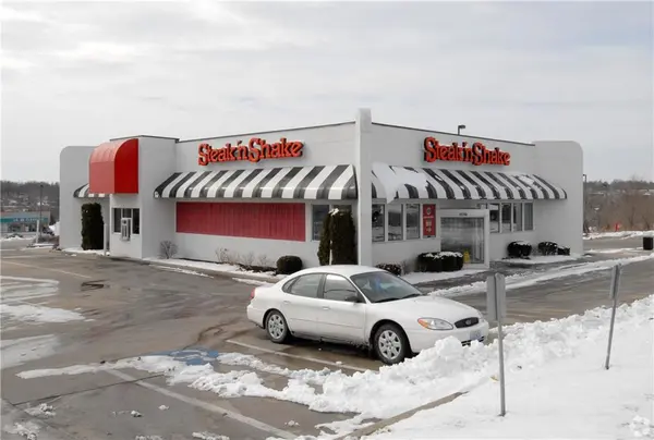13621 E US 40 HWY, Independence, MO 64055